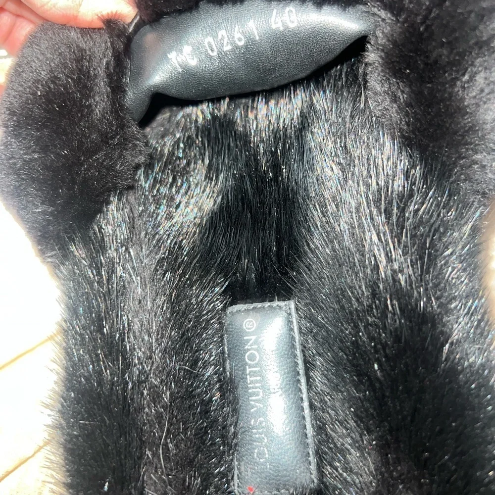 Louis Vuitton Mink Pool Pillow Comfort Mule black - Picture 6 of 9